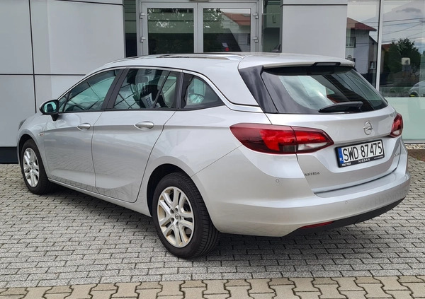 Opel Astra cena 34900 przebieg: 191900, rok produkcji 2016 z Barwice małe 379